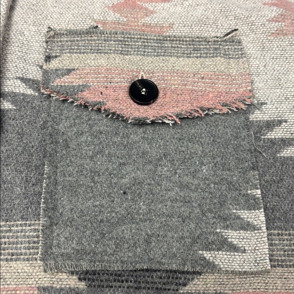 La Miel Aztec Patterned Button-Up Jacket - Picture 6 of 12